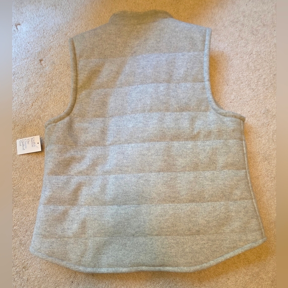 Croft & Barrow Women's Gray Quilted Vest - Picture 9 of 10